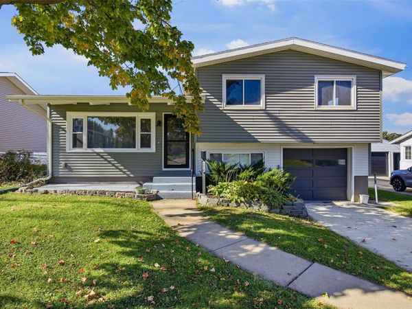 1510 27th Street , Marion, IA 52302