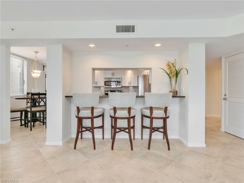 25 Bluebill Ave , Unit 204, Naples, FL 34108 Photo