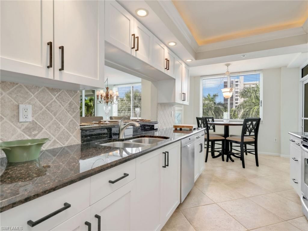 25 Bluebill Ave , Unit 204, Naples, FL 34108 Photo