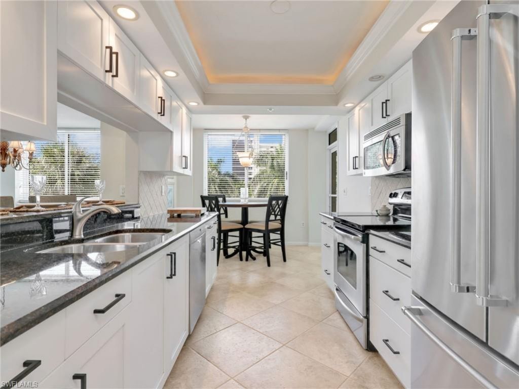 25 Bluebill Ave , Unit 204, Naples, FL 34108 Photo