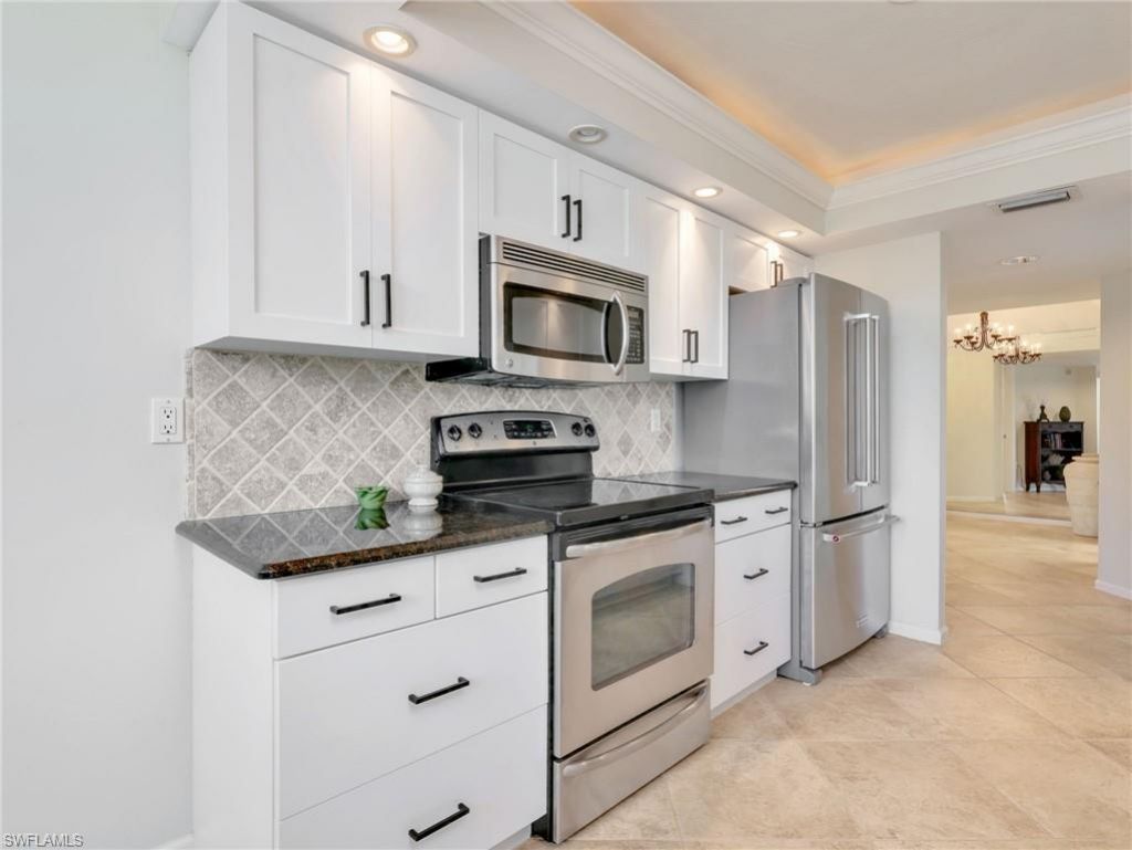 25 Bluebill Ave , Unit 204, Naples, FL 34108 Photo