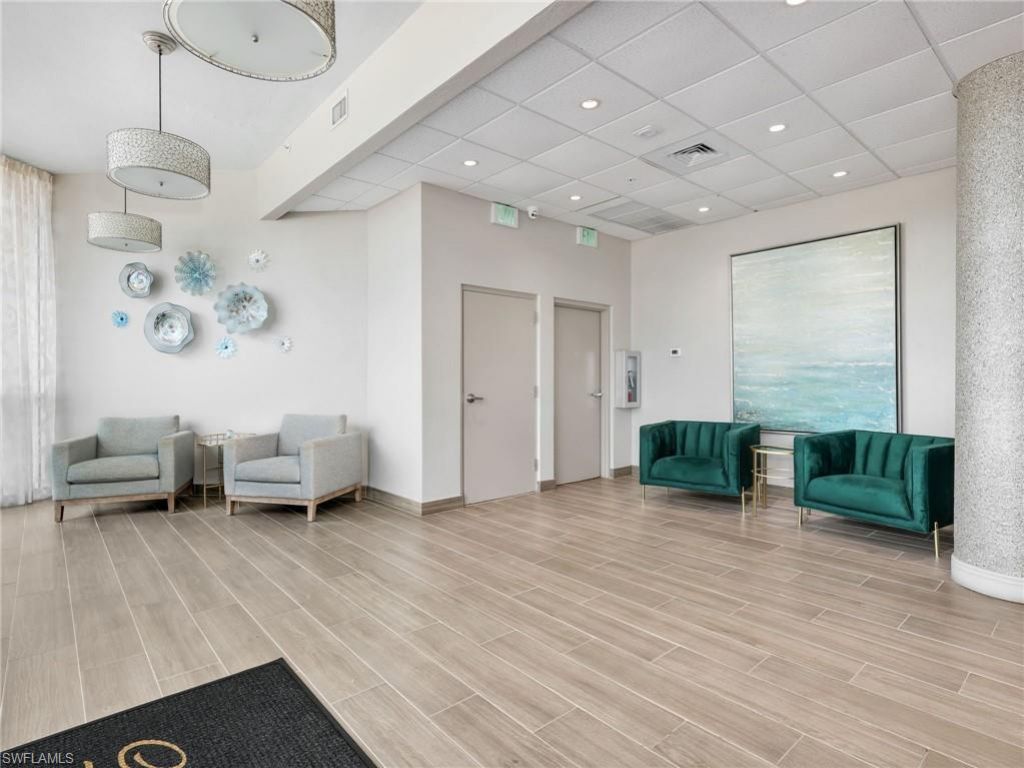 25 Bluebill Ave , Unit 204, Naples, FL 34108 Photo