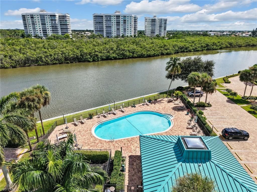 25 Bluebill Ave , Unit 204, Naples, FL 34108 Photo