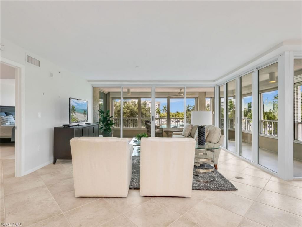 25 Bluebill Ave , Unit 204, Naples, FL 34108 Photo