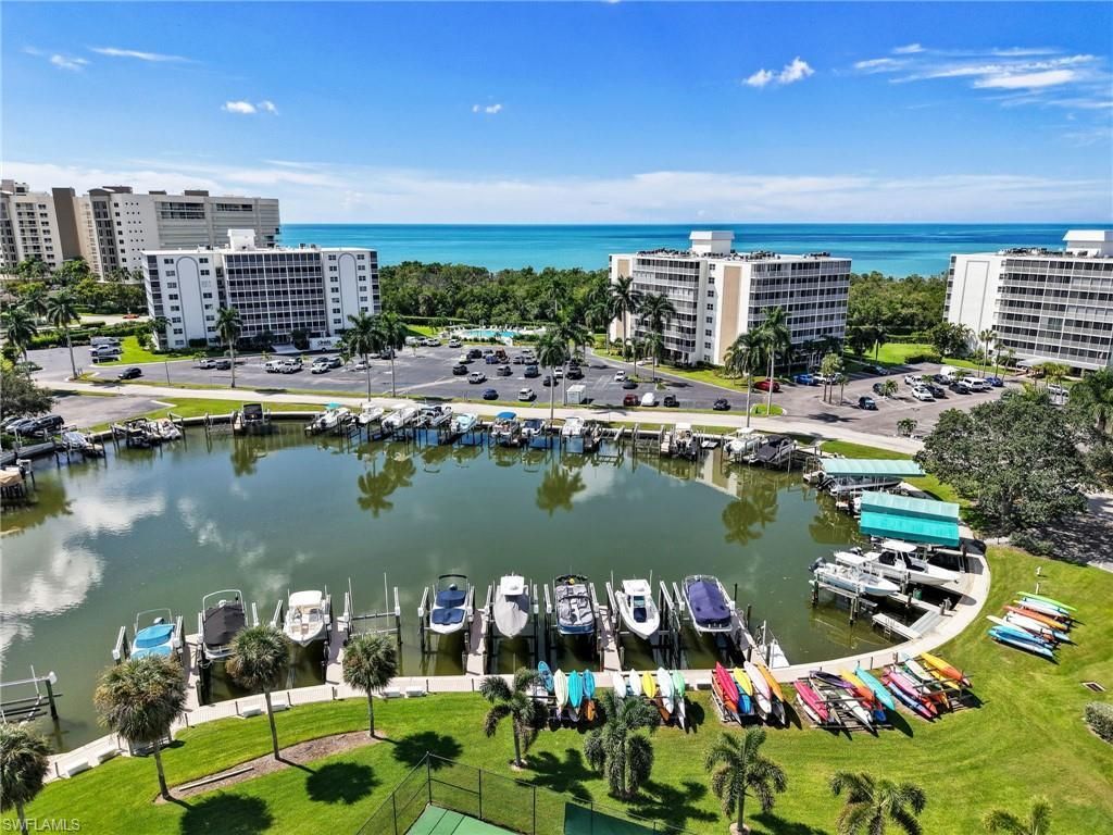 25 Bluebill Ave , Unit 204, Naples, FL 34108 Photo