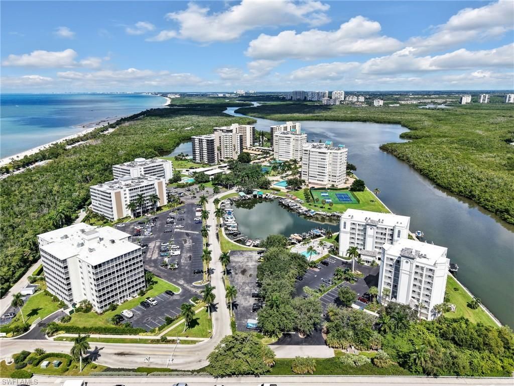 25 Bluebill Ave , Unit 204, Naples, FL 34108 Photo