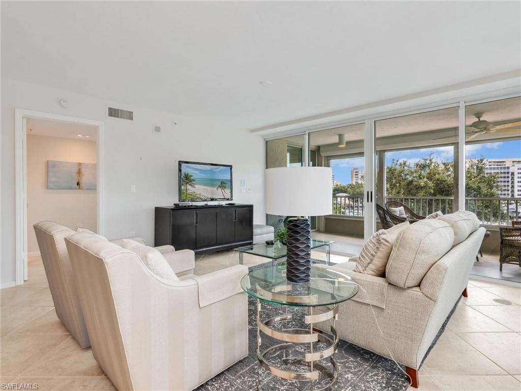 25 Bluebill Ave , Unit 204, Naples, FL 34108 Photo