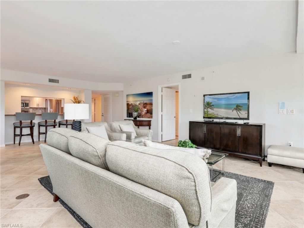 25 Bluebill Ave , Unit 204, Naples, FL 34108 Photo