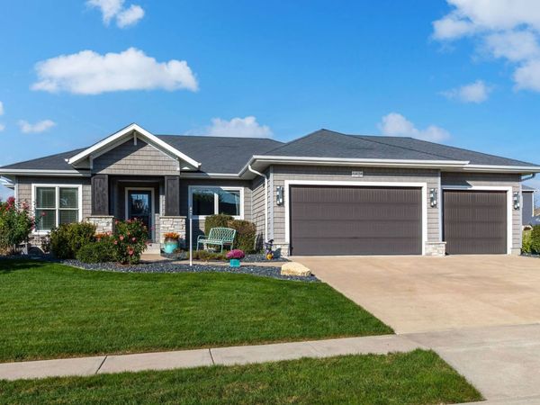 6428 Fairhaven Road , Davenport, IA 52807