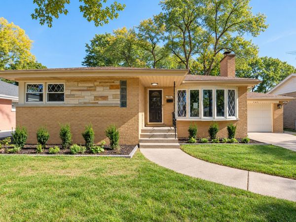 307 N Patton Avenue , Arlington Heights, IL 60005