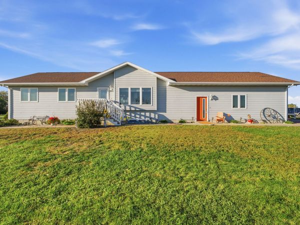  39824 252nd St, Mount Vernon, SD 57363