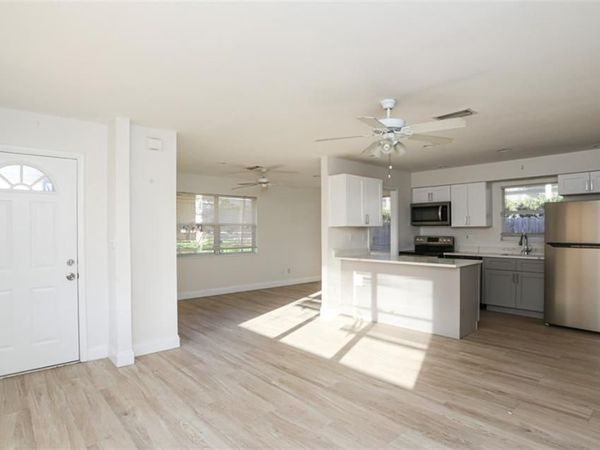 524 97th AVE N, Unit B, NAPLES, FL 34108