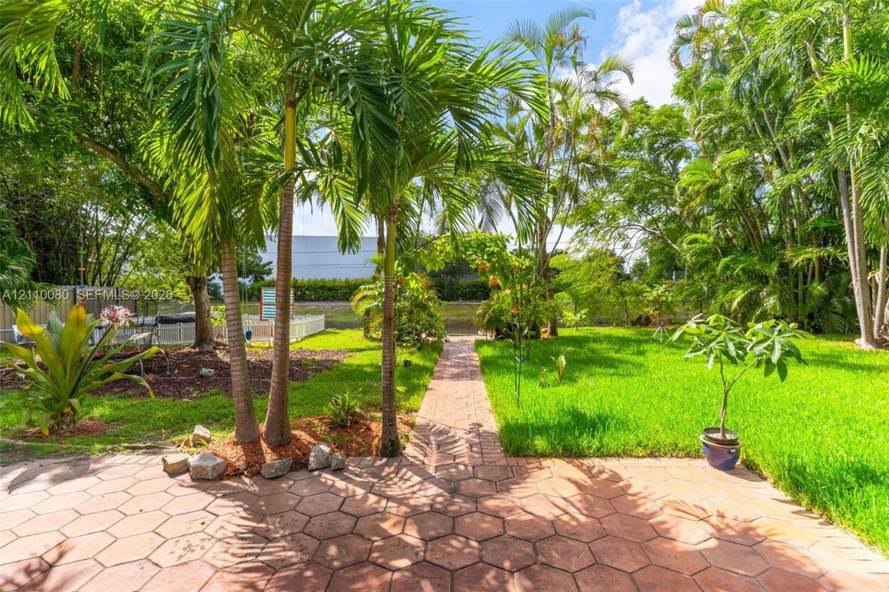 10110 Broad Channel Dr , Cutler Bay, FL 33157 Photo