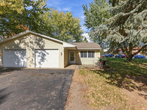 706 Ridge Drive SE, Saint Michael, MN 55376