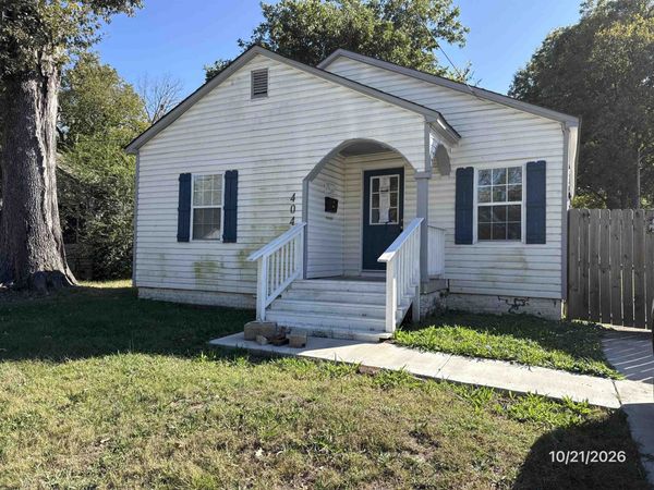 404 E 4TH ST, Trenton, TN 38382