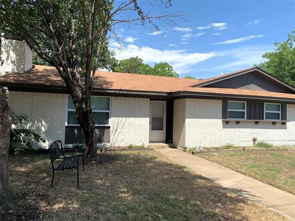 5515 Knights Court, Lake Dallas, TX 75065