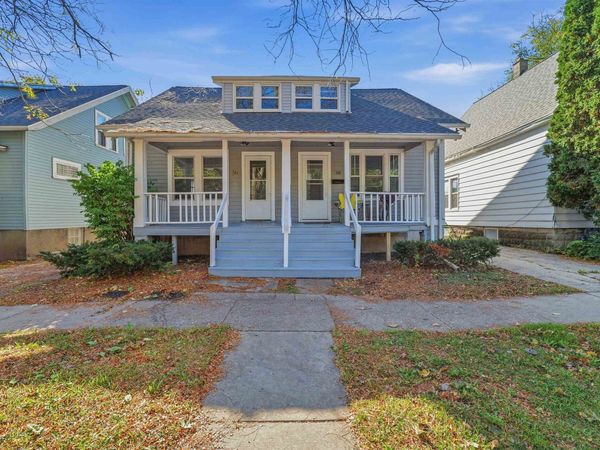 36-38 W Bank Street, Fond du Lac, WI 54935