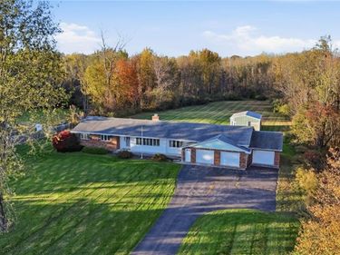 1579 Hennessey Road, Ontario, NY 14519