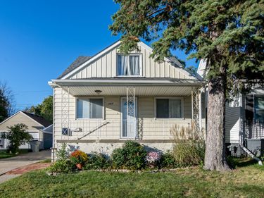 134 W Muir Avenue, Hazel Park, MI 48030