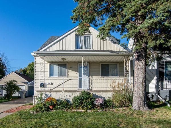 134 W Muir Avenue, Hazel Park, MI 48030
