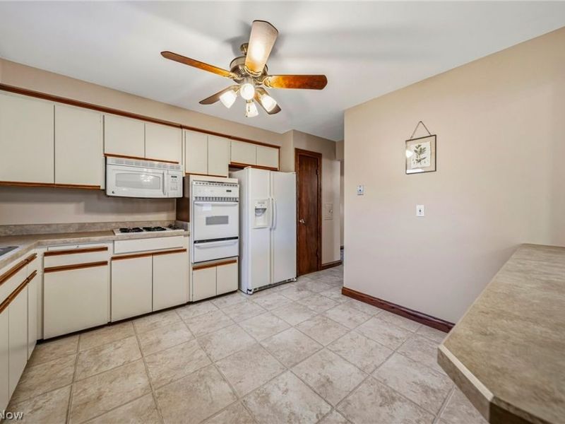 6375 Ashdale Road, Mayfield Heights, OH 44124 Photo 6