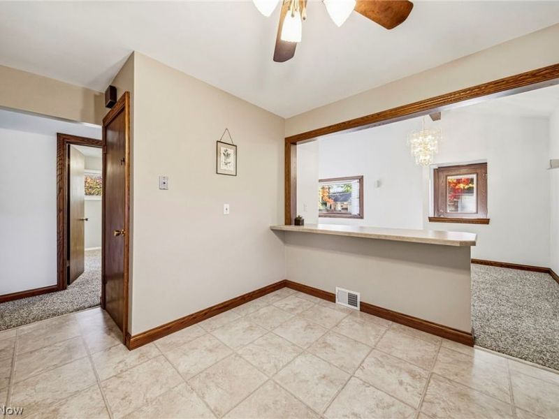 6375 Ashdale Road, Mayfield Heights, OH 44124 Photo 7