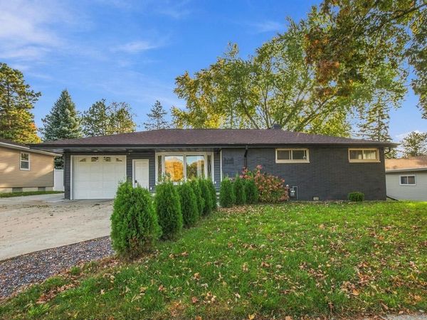 1926 DEBRA LANE, Green Bay, WI 54302