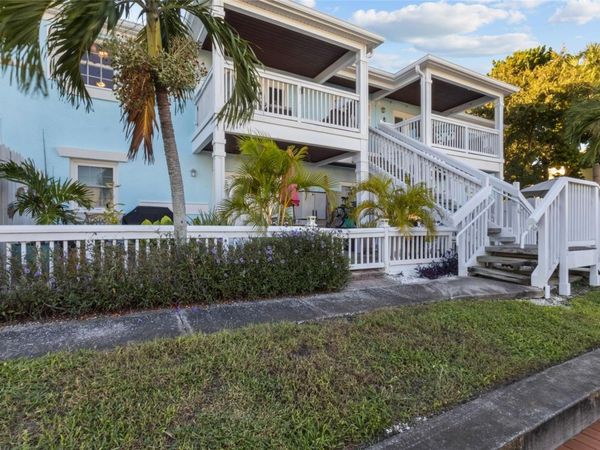 5202 BEACH DRIVE SE, Unit D, ST PETERSBURG, FL 33705