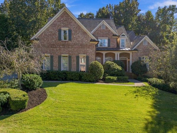 9055 Bedford Way, Suwanee, GA 30024