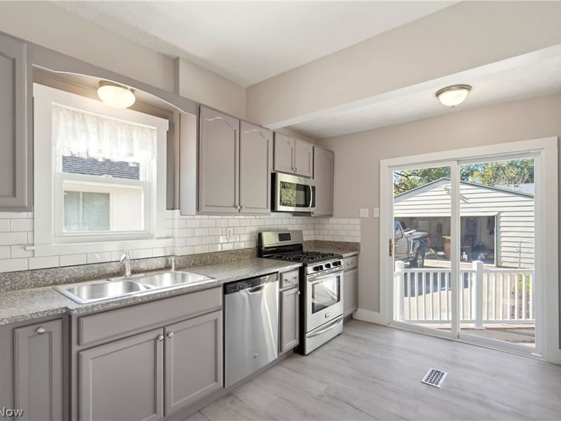 2642 6th Street, Cuyahoga Falls, OH 44221 Photo 11