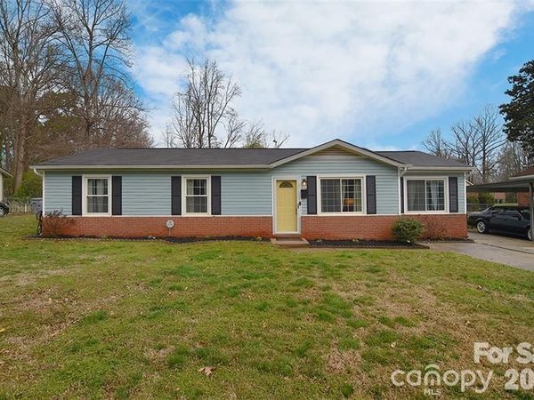 4425 Valeview Lane , Charlotte, NC 28269