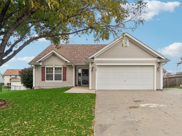 430 NE 60th Street, Pleasant Hill, IA 50327