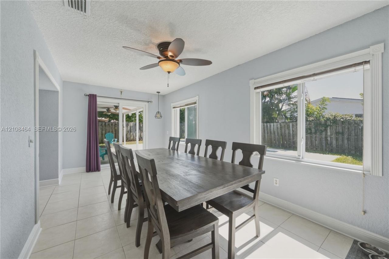 11460 NW 35th Pl , Sunrise, FL 33323 Photo