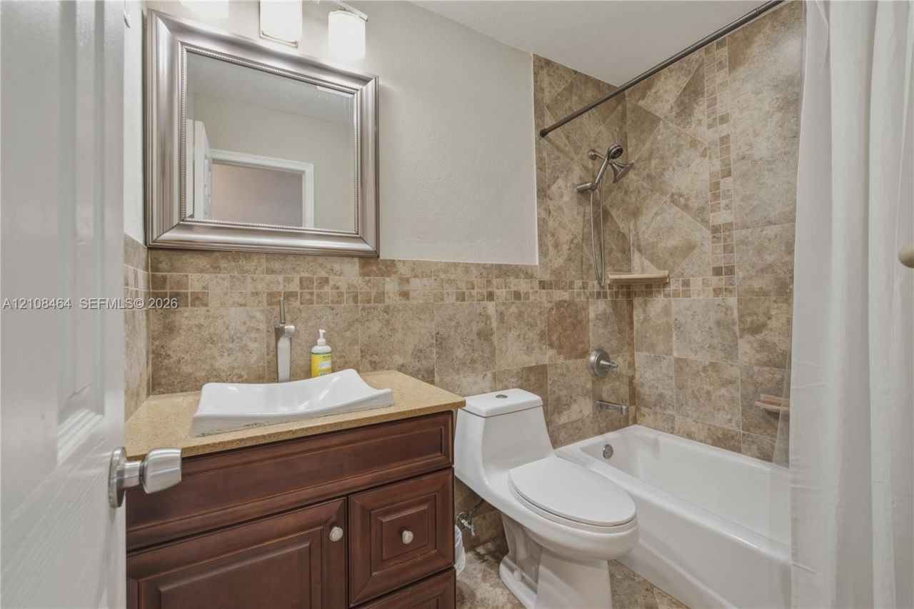 11460 NW 35th Pl , Sunrise, FL 33323 Photo