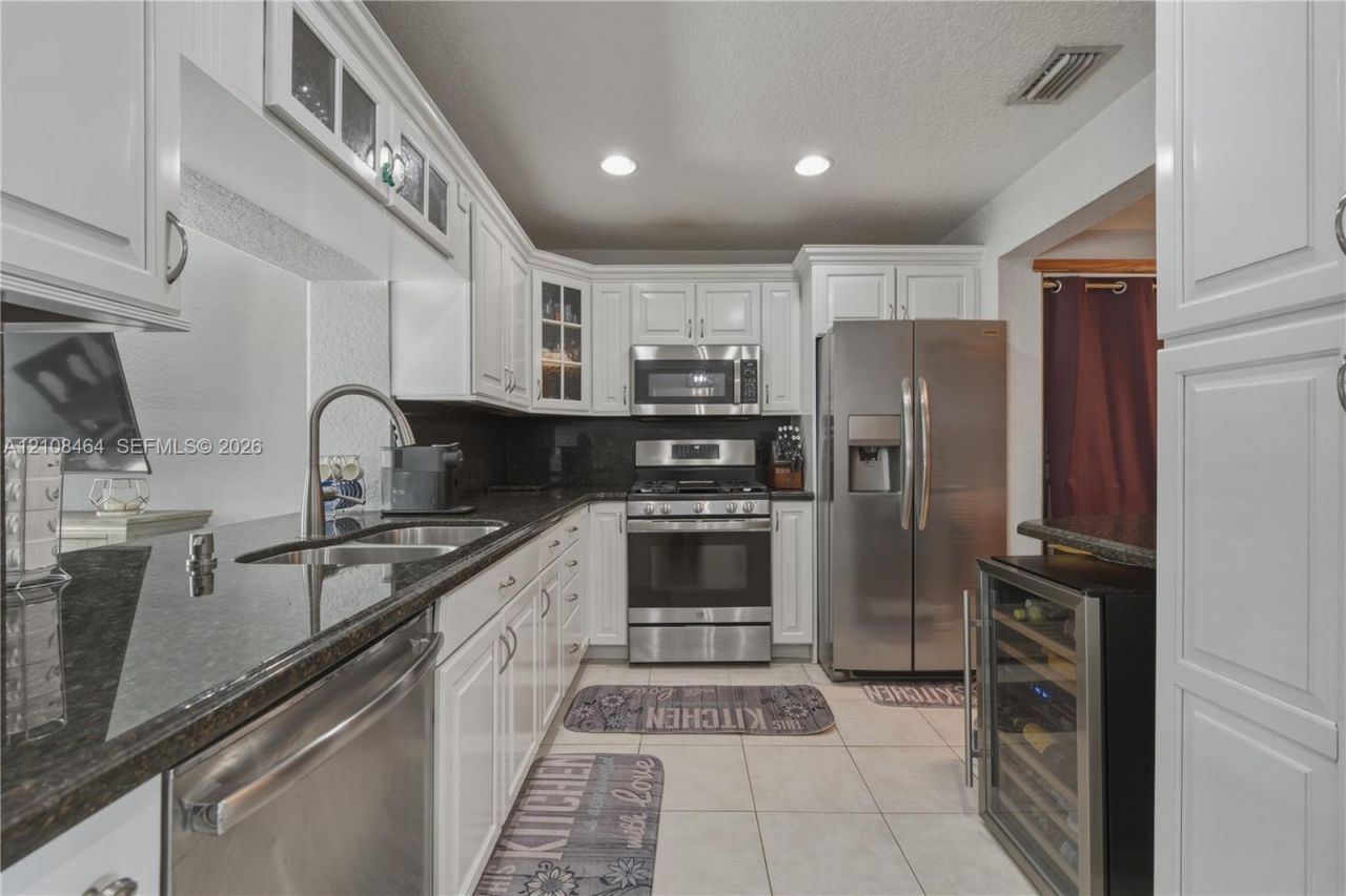 11460 NW 35th Pl , Sunrise, FL 33323 Photo