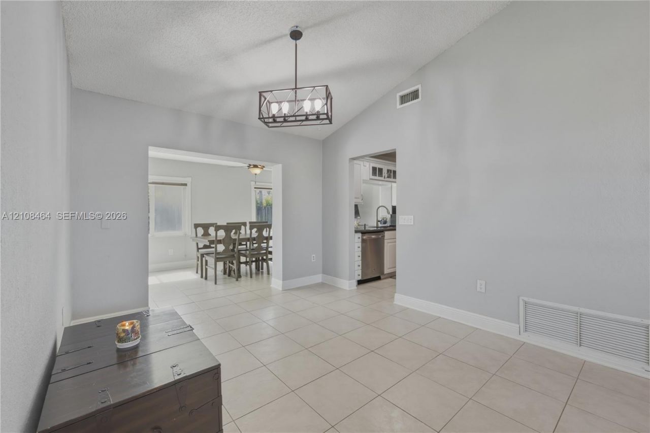 11460 NW 35th Pl , Sunrise, FL 33323 Photo