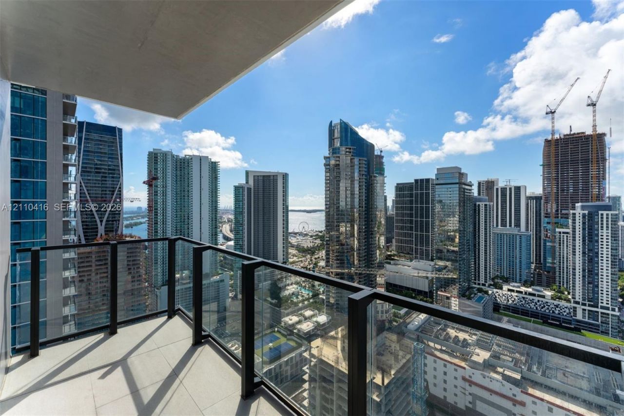 20 NE 11 , Unit 4208, Miami, FL 33132 Photo