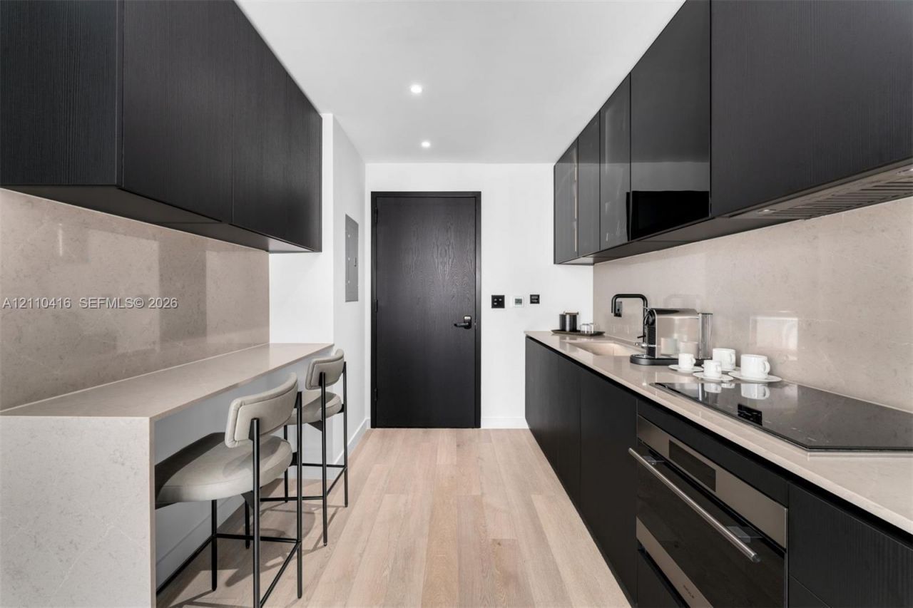 20 NE 11 , Unit 4208, Miami, FL 33132 Photo