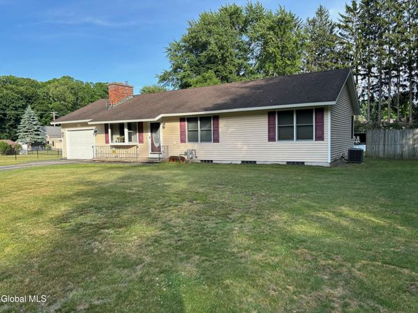 3 Clifford Drive, Ballston Lake, NY 12019