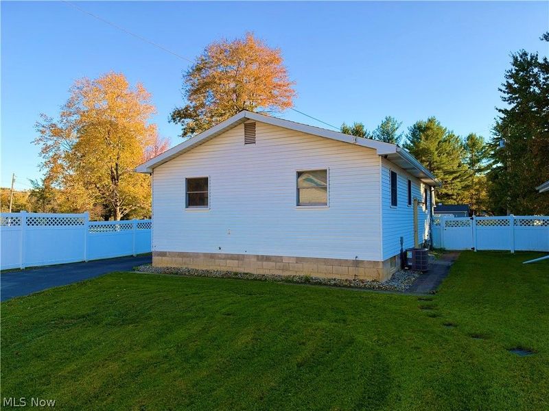 1154 Bradford Street NW, Warren, OH 44485 Photo 15