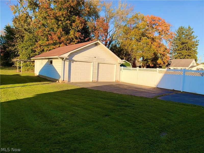 1154 Bradford Street NW, Warren, OH 44485 Photo 2