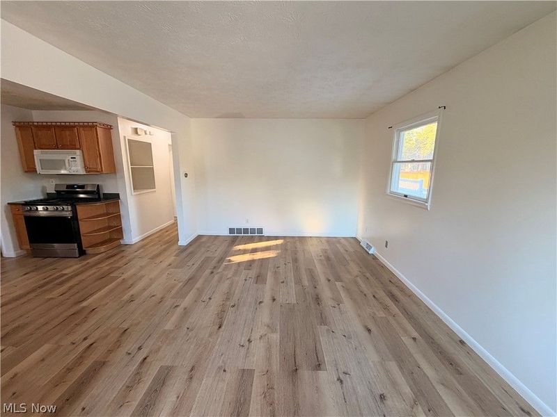 1154 Bradford Street NW, Warren, OH 44485 Photo 3