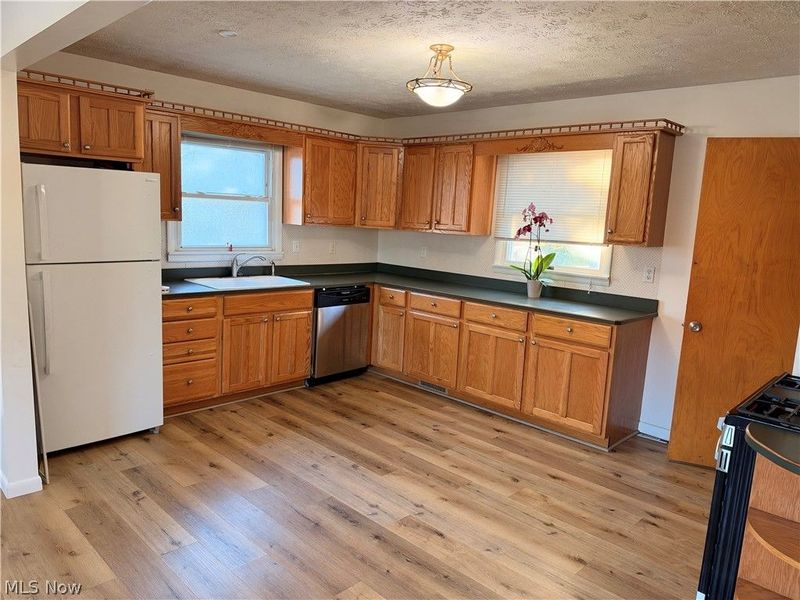 1154 Bradford Street NW, Warren, OH 44485 Photo 6