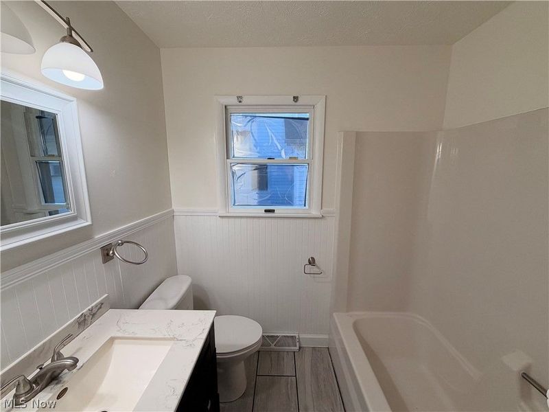 1154 Bradford Street NW, Warren, OH 44485 Photo 9