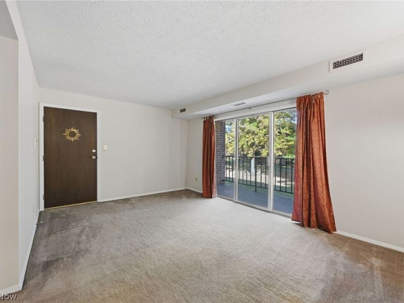 16435 Heather Lane, Unit 202, Middleburg Heights, OH 44130 Photo 11