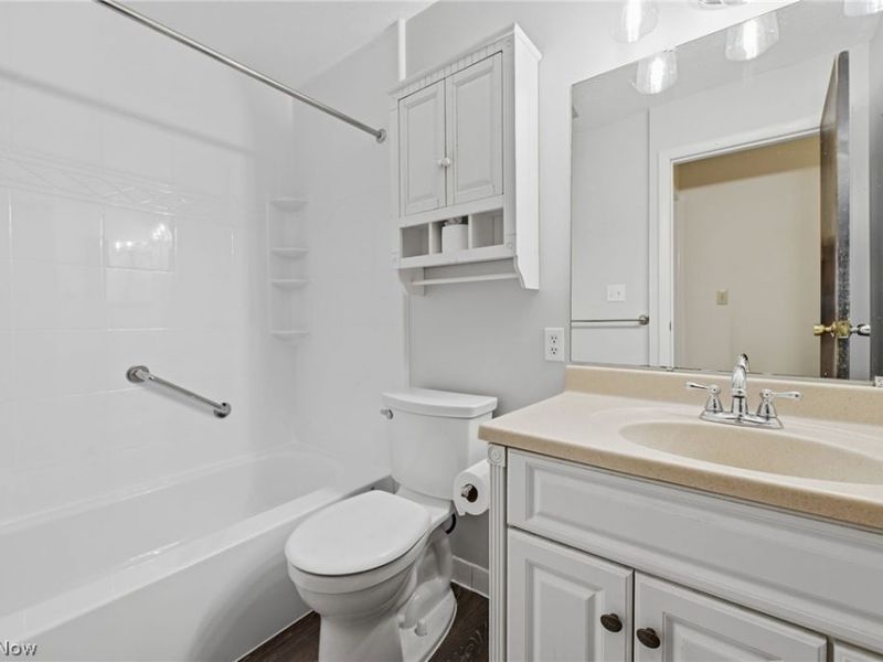 16435 Heather Lane, Unit 202, Middleburg Heights, OH 44130 Photo 23