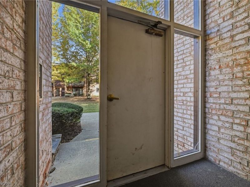 16435 Heather Lane, Unit 202, Middleburg Heights, OH 44130 Photo 31