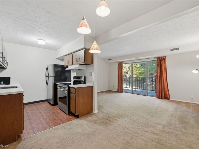 16435 Heather Lane, Unit 202, Middleburg Heights, OH 44130 Photo 7