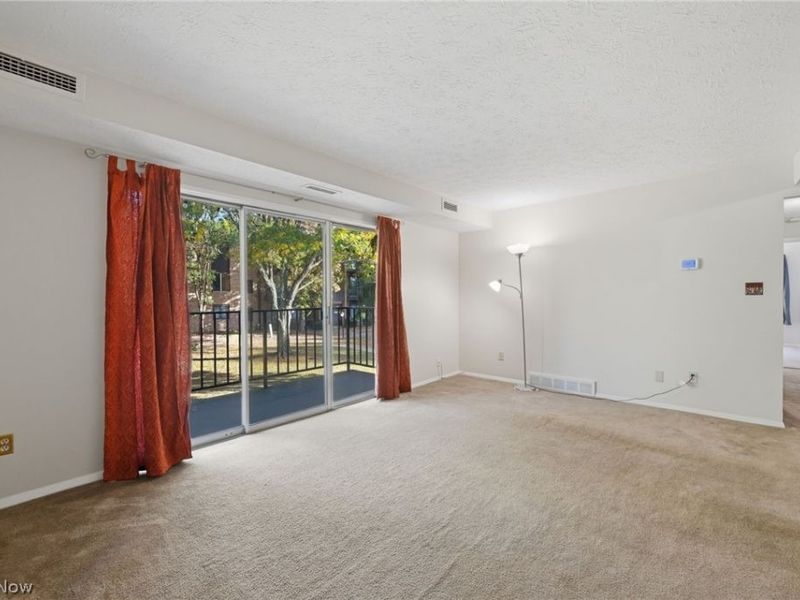 16435 Heather Lane, Unit 202, Middleburg Heights, OH 44130 Photo 8