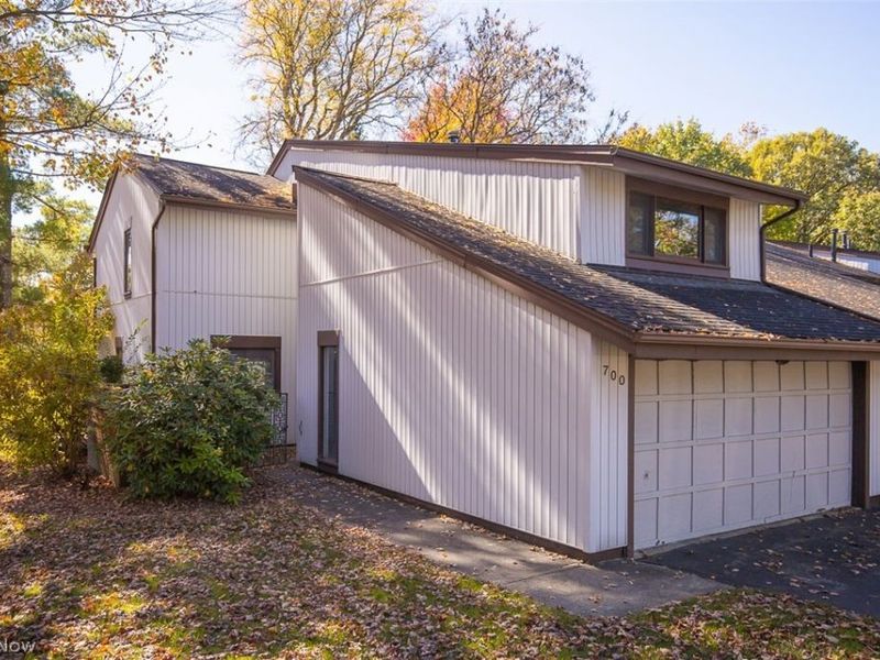 700 Tinkers Lane, Sagamore Hills, OH 44067 Photo 35